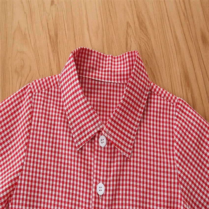 Conjunto de Bermuda y camisa roja a cuadros